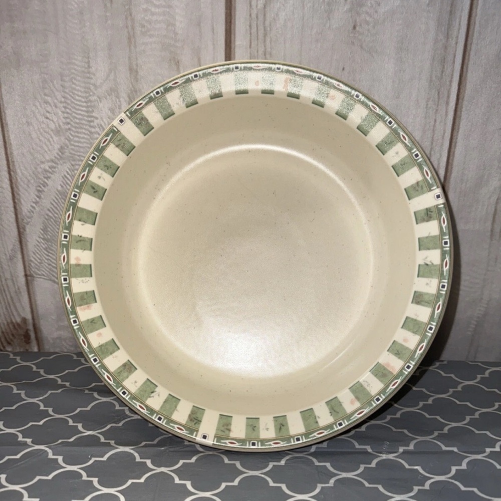 Decorative Bowl with Green Leaf Pattern - Picture 2 of 5